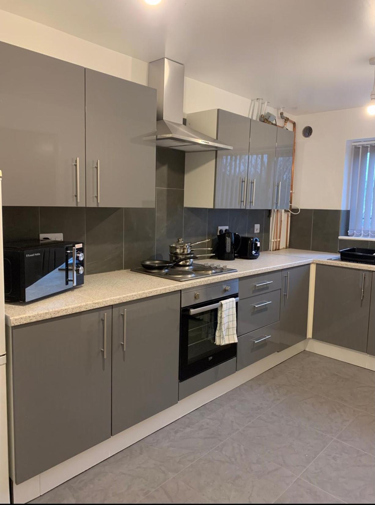 8 Bedroom Contractors House Sheffield