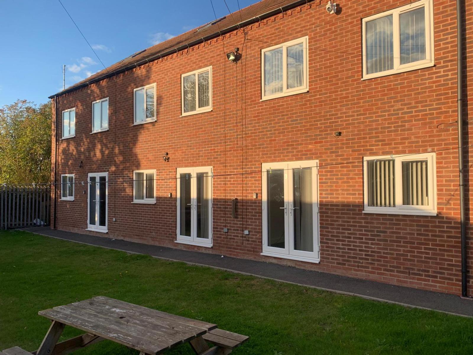 8 Bedroom Contractors House Sheffield