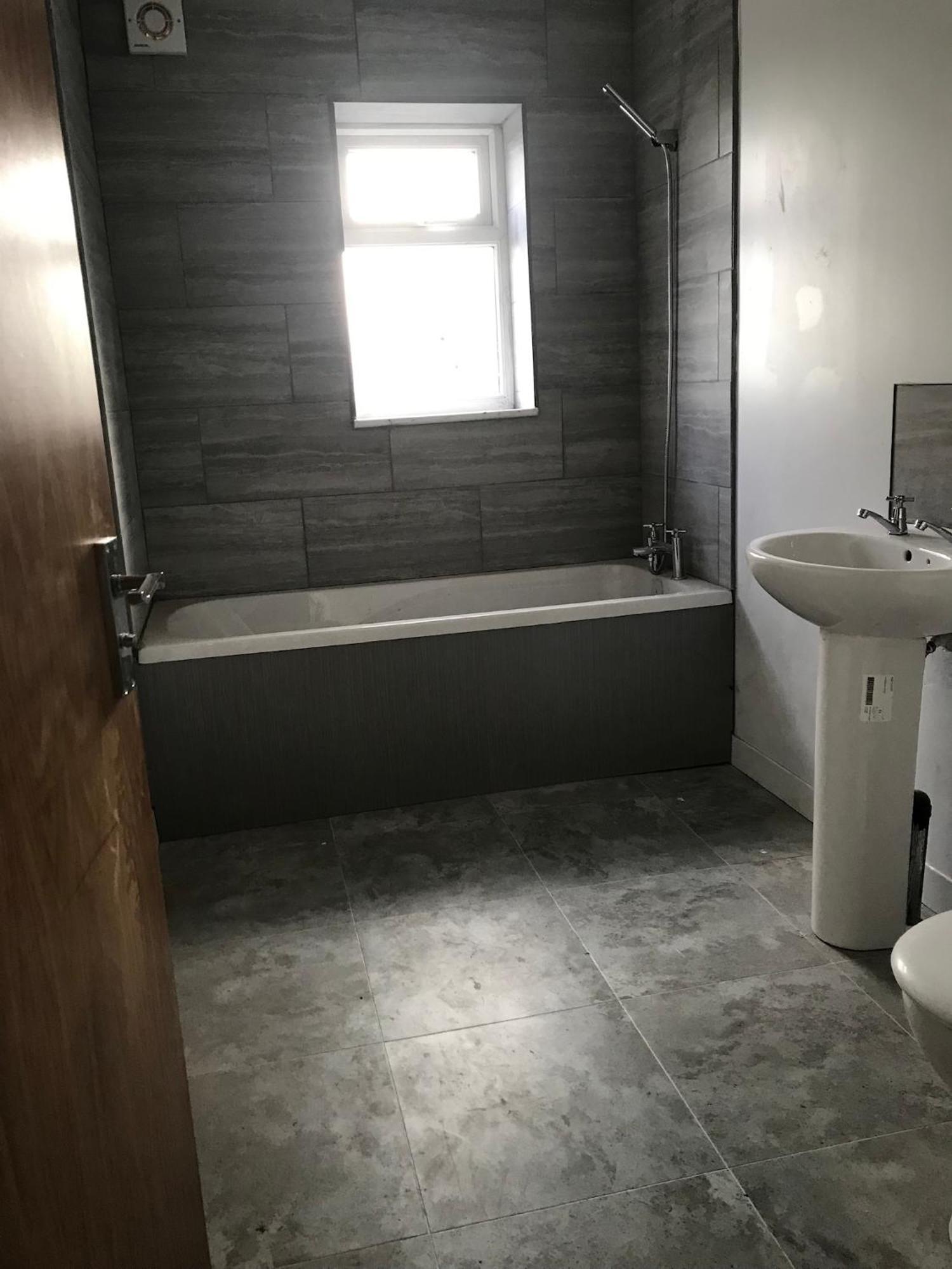 8 Bedroom Contractors House Apartment